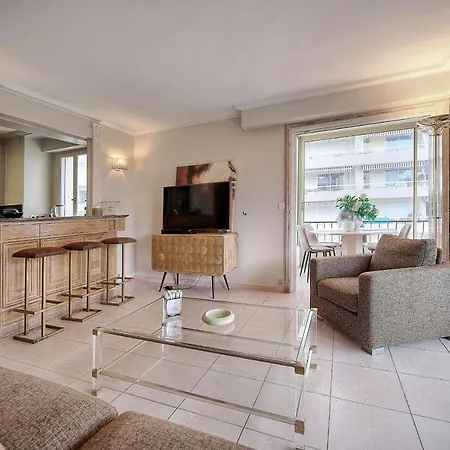 Apartment Immogroom - 2 Bedroom - Air Conditioning - Wifi - Terrace - Common Parking Cannes