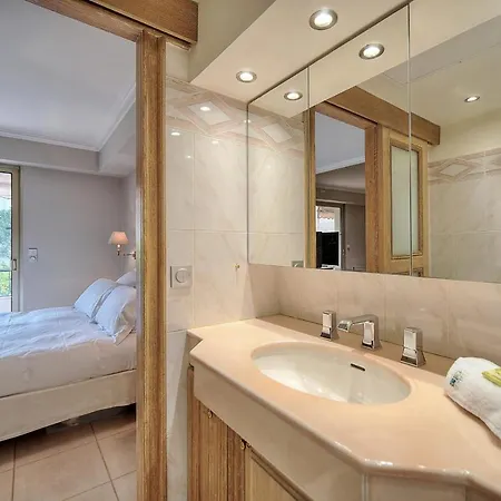 Immogroom - 2 Bedroom - Air Conditioning - Wifi - Terrace - Common Parking * Cannes